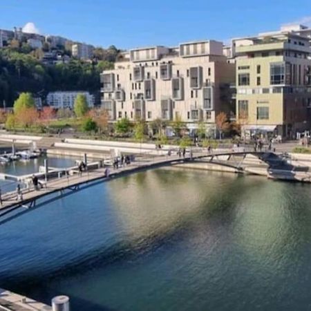 Appartement Dans Peniche Atypique Et Idyllique A Confluence ลียง ภายนอก รูปภาพ